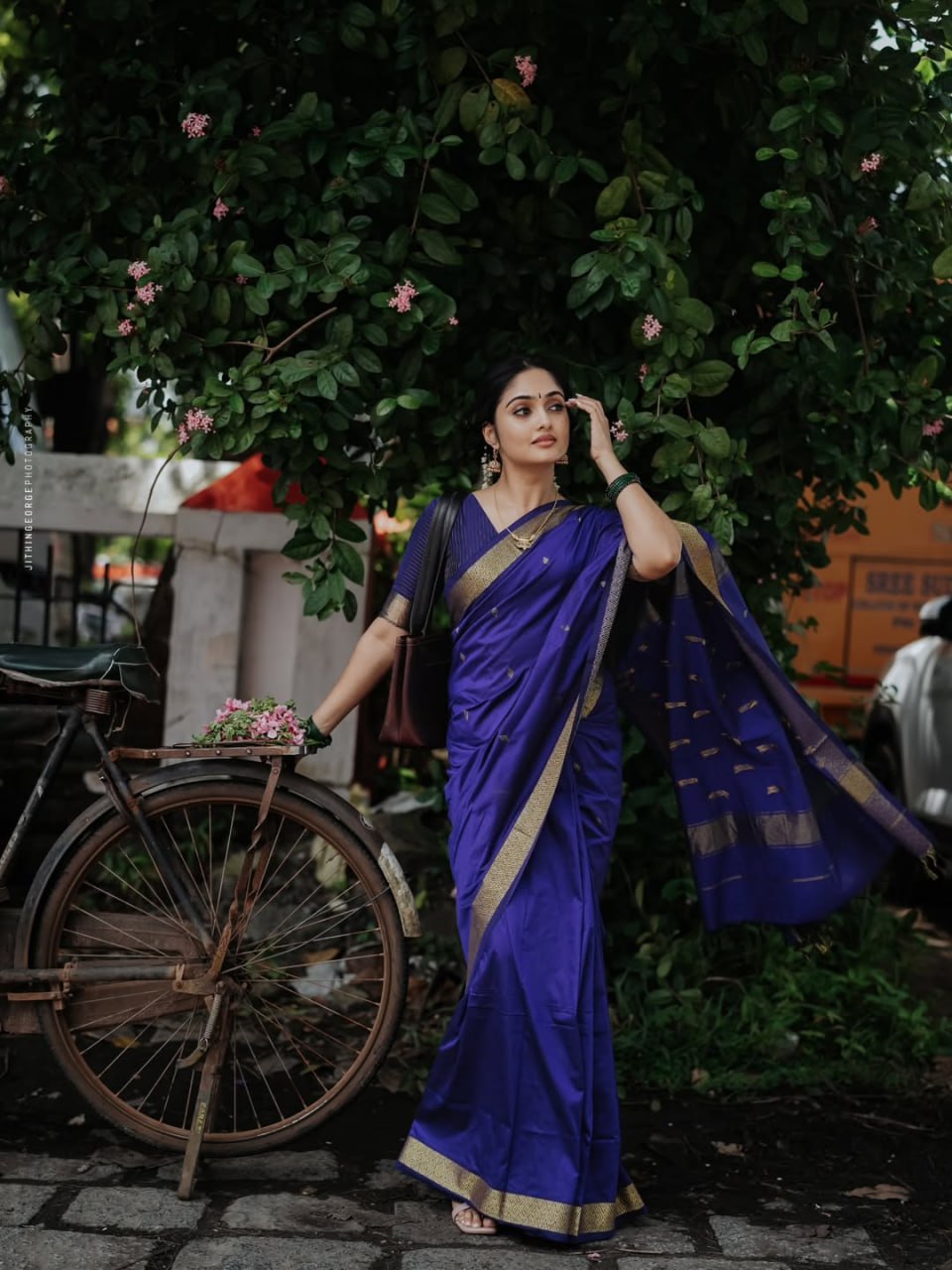 Trendy Blue Cotton Silk Saree With Marvellous Blouse Piece