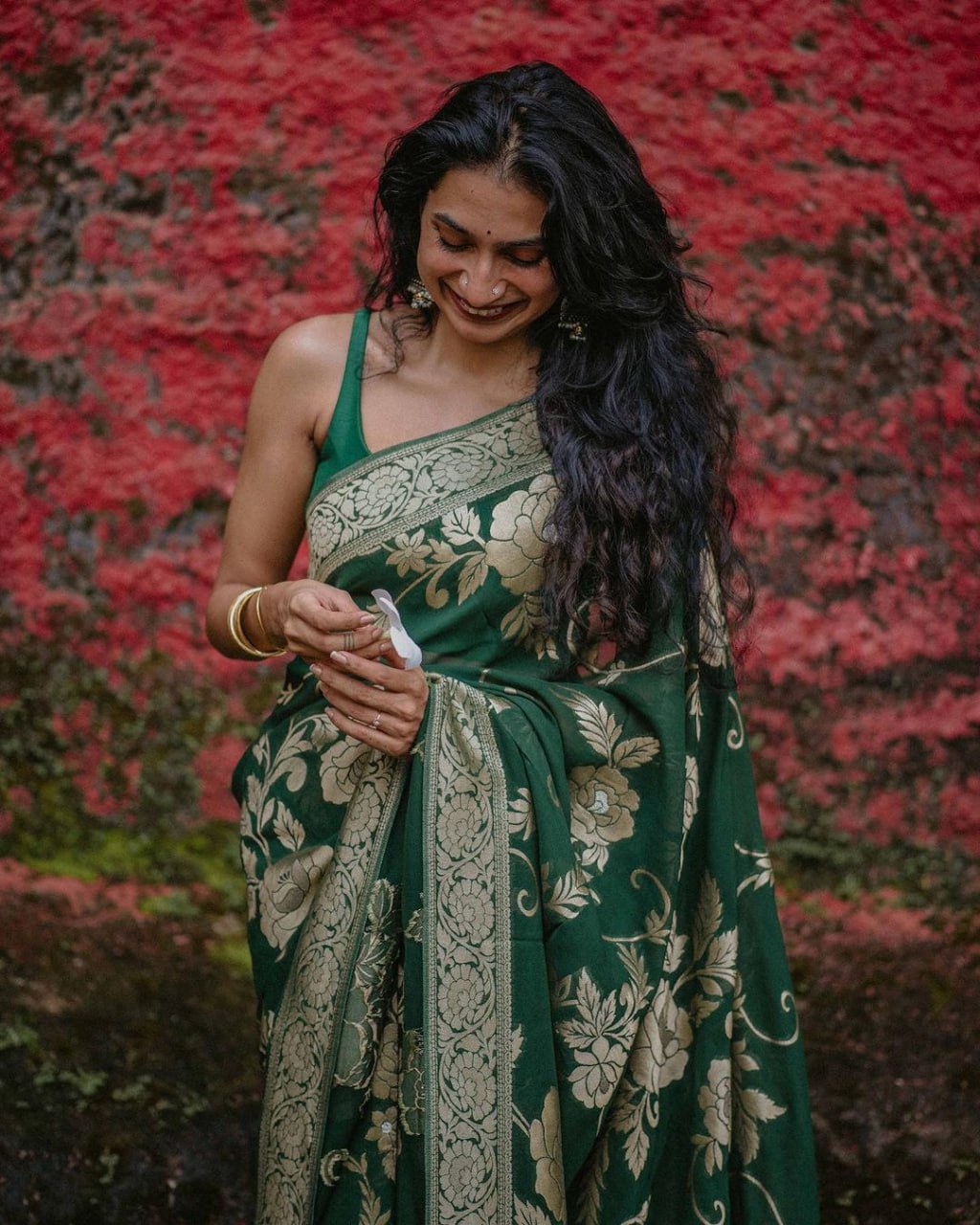 Elegant Forest Green Silk Saree with Vintage Floral Zari Design