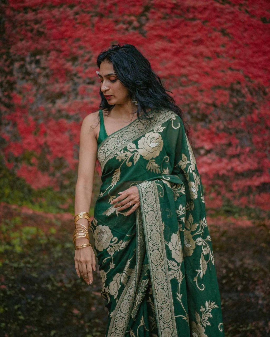 Elegant Forest Green Silk Saree with Vintage Floral Zari Design