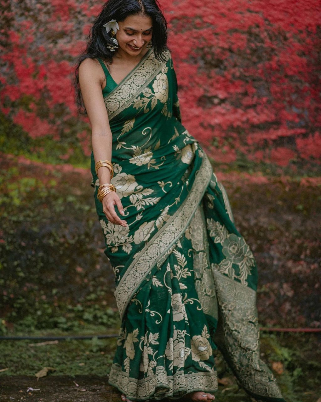 Elegant Forest Green Silk Saree with Vintage Floral Zari Design